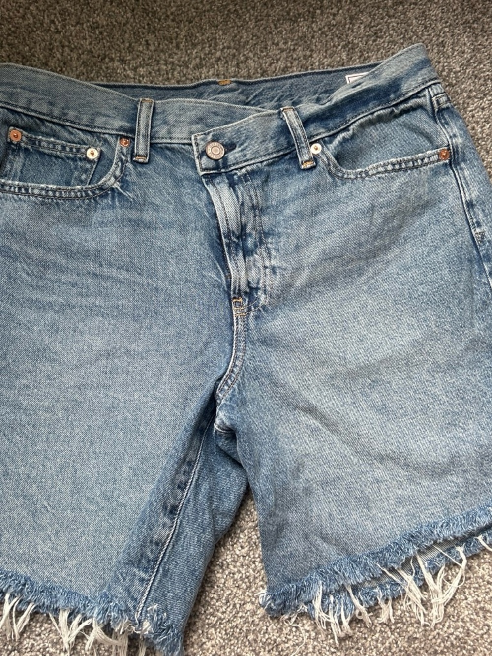 GAP Light Blue Denim 8" Loose Bermuda Mid Rise Jean Shorts - Picture 2 of 5